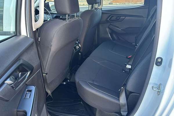2022 Isuzu D-MAX SX  4X4