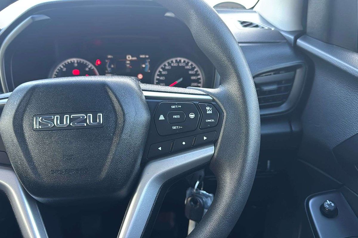2022 Isuzu D-MAX SX  4X4