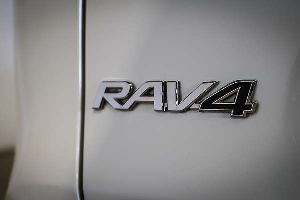 2020 Toyota RAV4 GXL MXAA52R