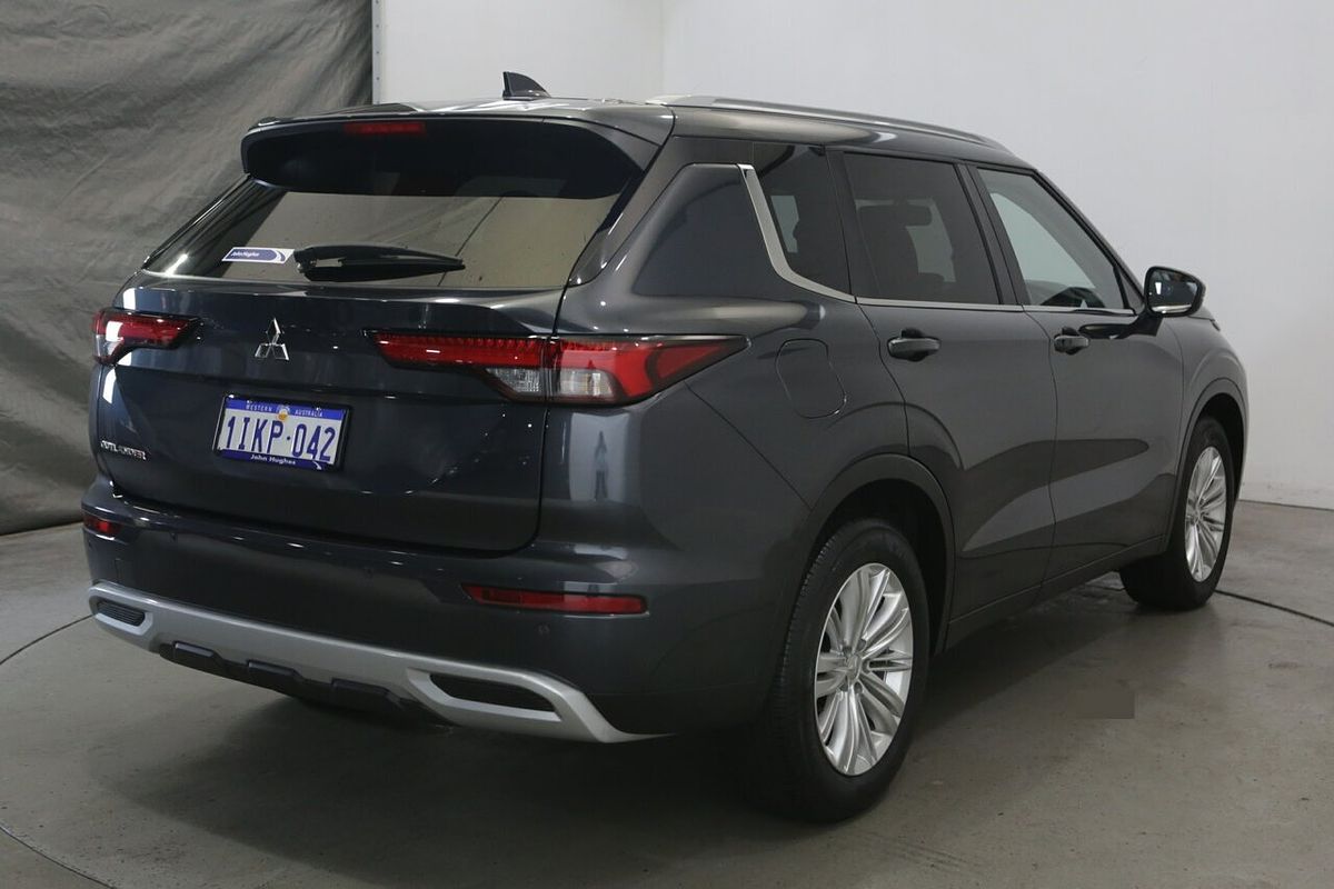 2024 Mitsubishi Outlander LS ZM