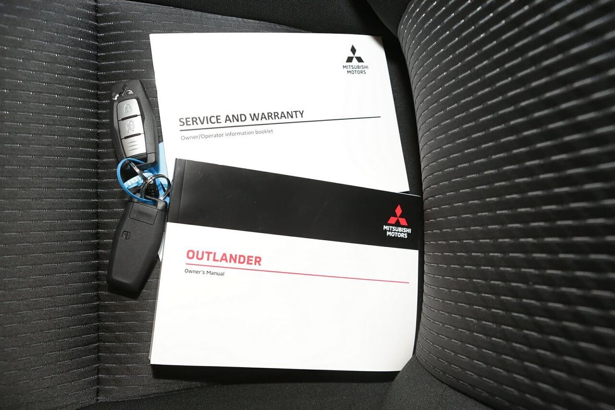 2024 Mitsubishi Outlander LS ZM