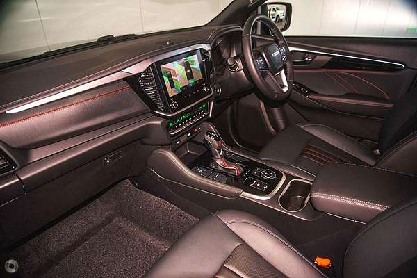 2025 Isuzu MU-X X-TERRAIN
