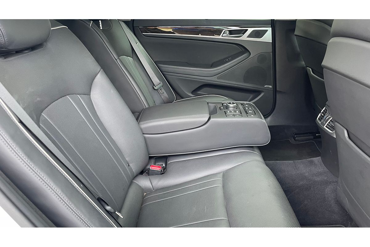 2015 Hyundai Genesis Ultimate Pack DH