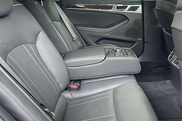 2015 Hyundai Genesis Ultimate Pack DH