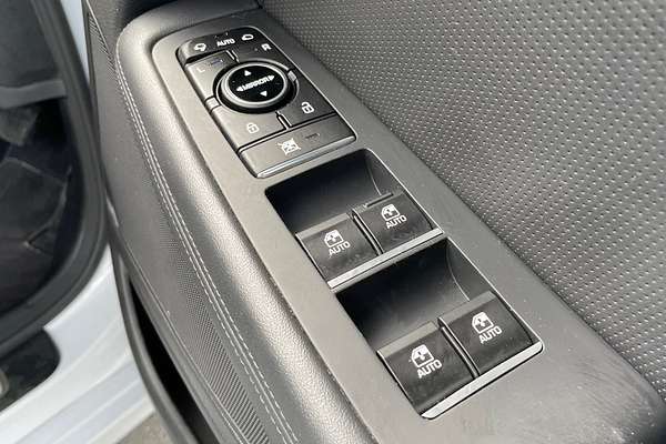 2015 Hyundai Genesis Ultimate Pack DH