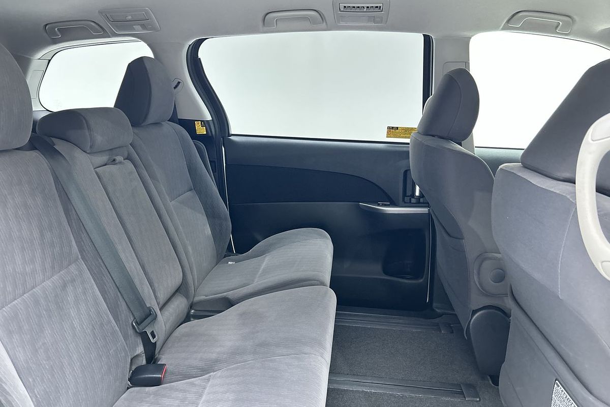 2013 Toyota Tarago GLX ACR50R