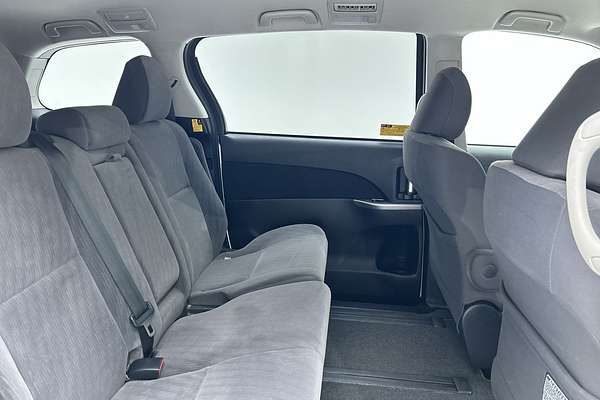 2013 Toyota Tarago GLX ACR50R