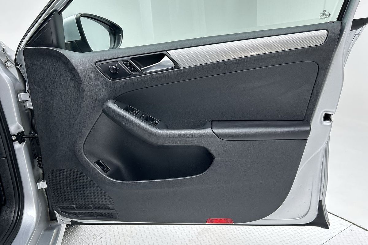 2015 Volkswagen Jetta 118TSI Trendline 1B