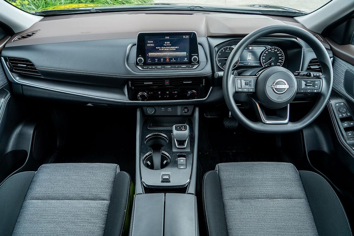 2024 Nissan X-TRAIL ST T33
