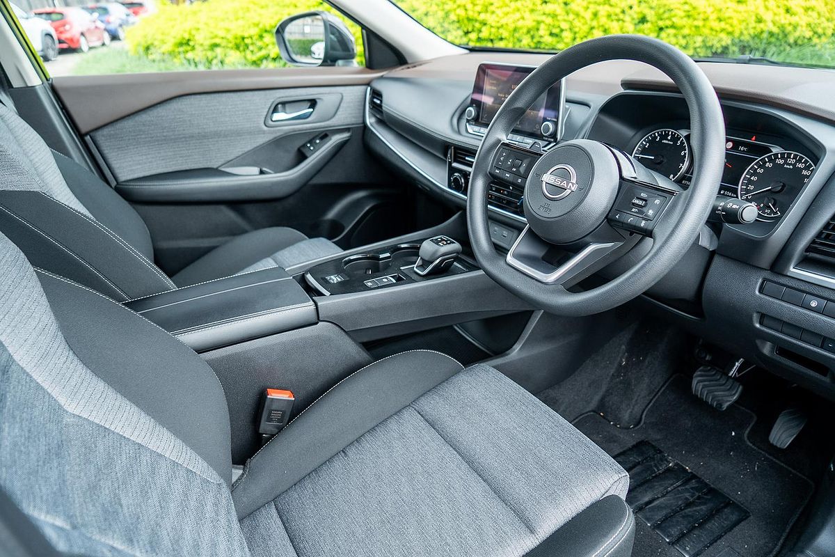 2024 Nissan X-TRAIL ST T33