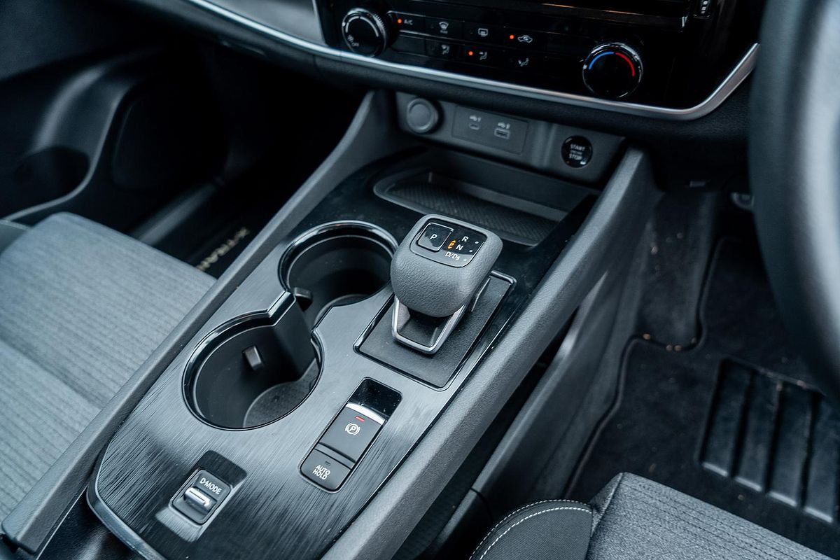 2024 Nissan X-TRAIL ST T33