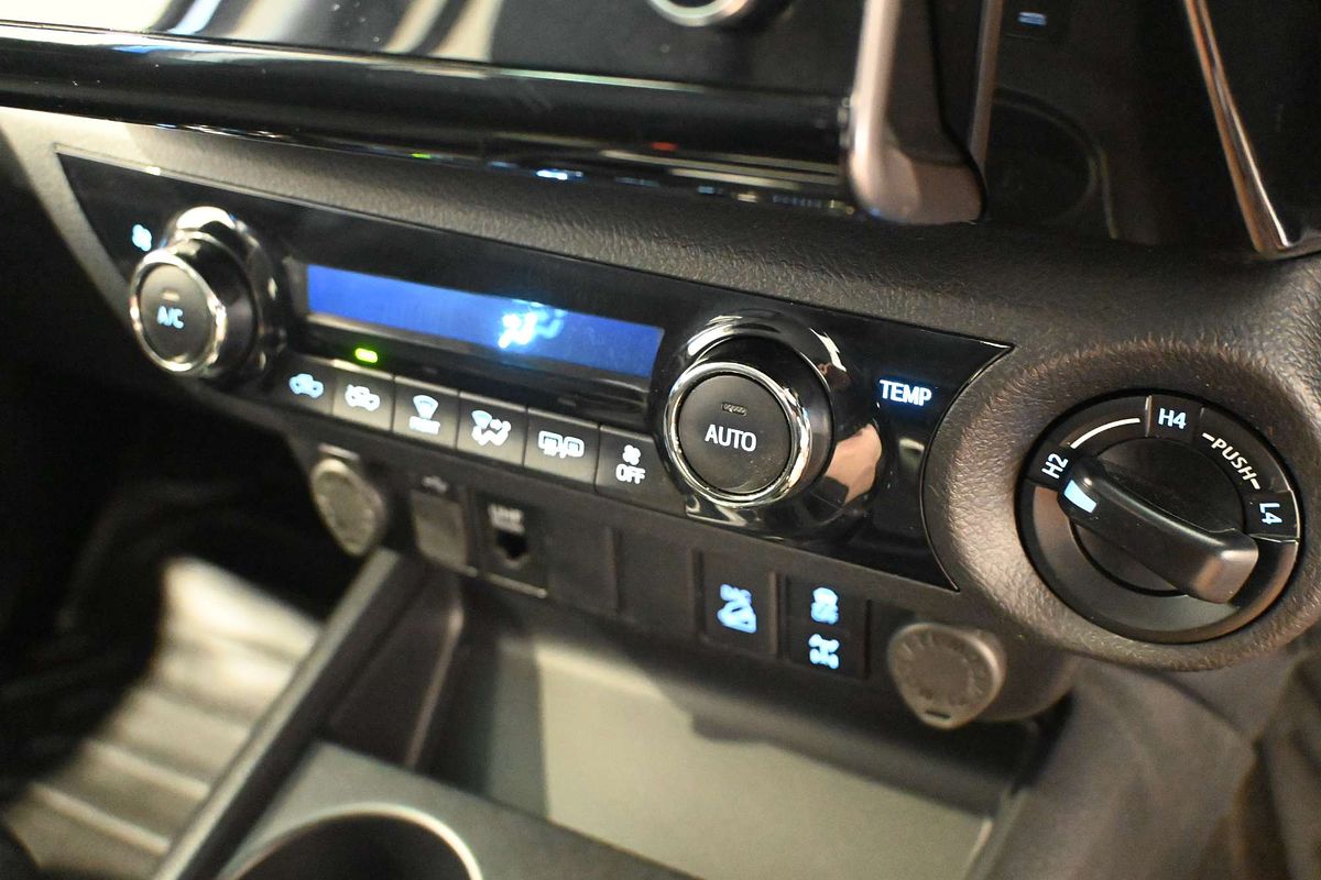 2020 Toyota Hilux SR5 GUN126R 4X4