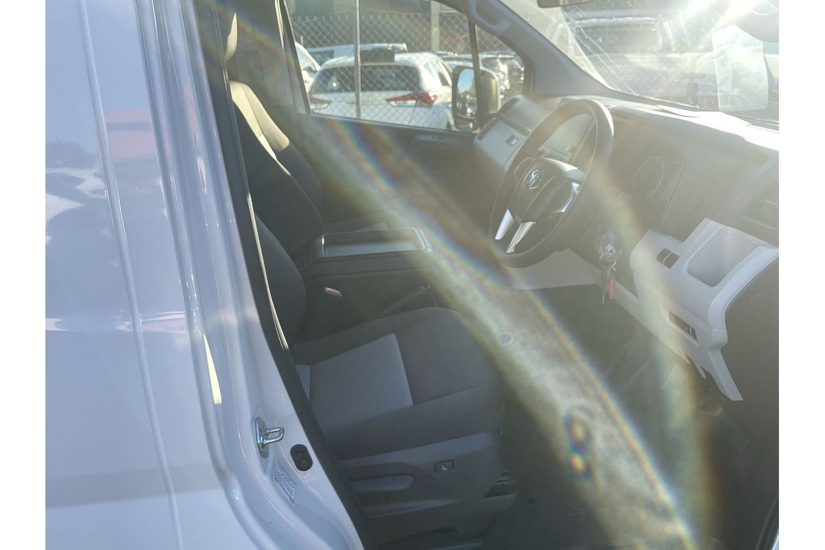 2025 Toyota Hiace Commuter GDH322R