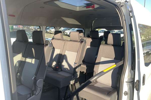2025 Toyota Hiace Commuter GDH322R