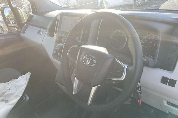 2025 Toyota Hiace Commuter GDH322R