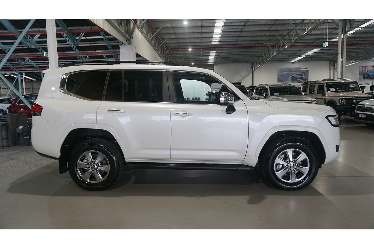 2024 Toyota Landcruiser Sahara FJA300R