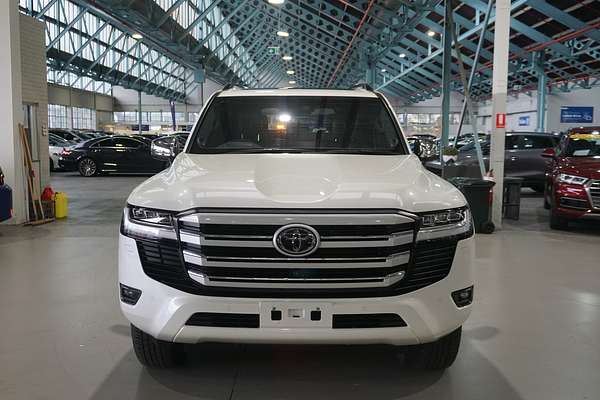 2024 Toyota Landcruiser Sahara FJA300R