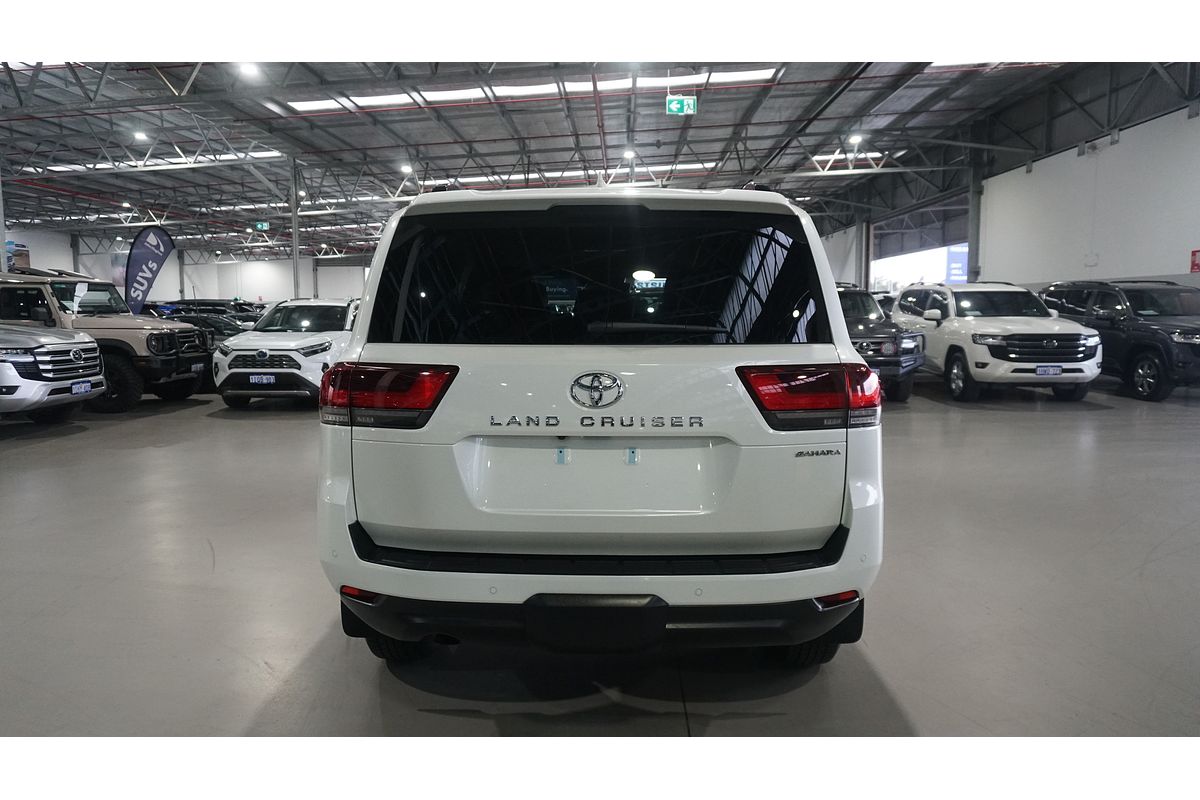 2024 Toyota Landcruiser Sahara FJA300R