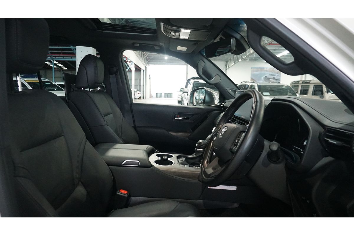 2024 Toyota Landcruiser Sahara FJA300R