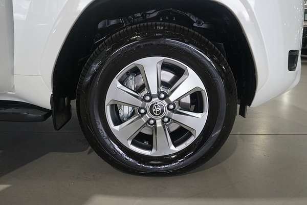2024 Toyota Landcruiser Sahara FJA300R