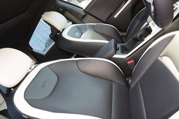 2025 Kia K4 GT-Line CL4m