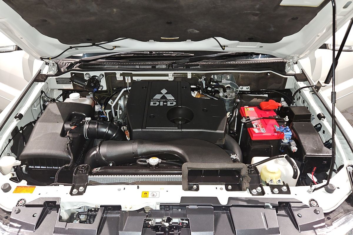 2020 Mitsubishi Pajero GLX NX