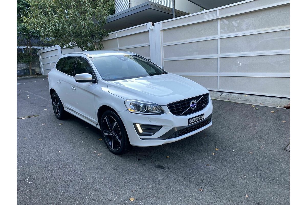 2015 Volvo XC60 T6 R-Design