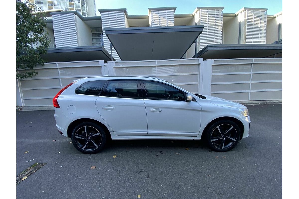 2015 Volvo XC60 T6 R-Design