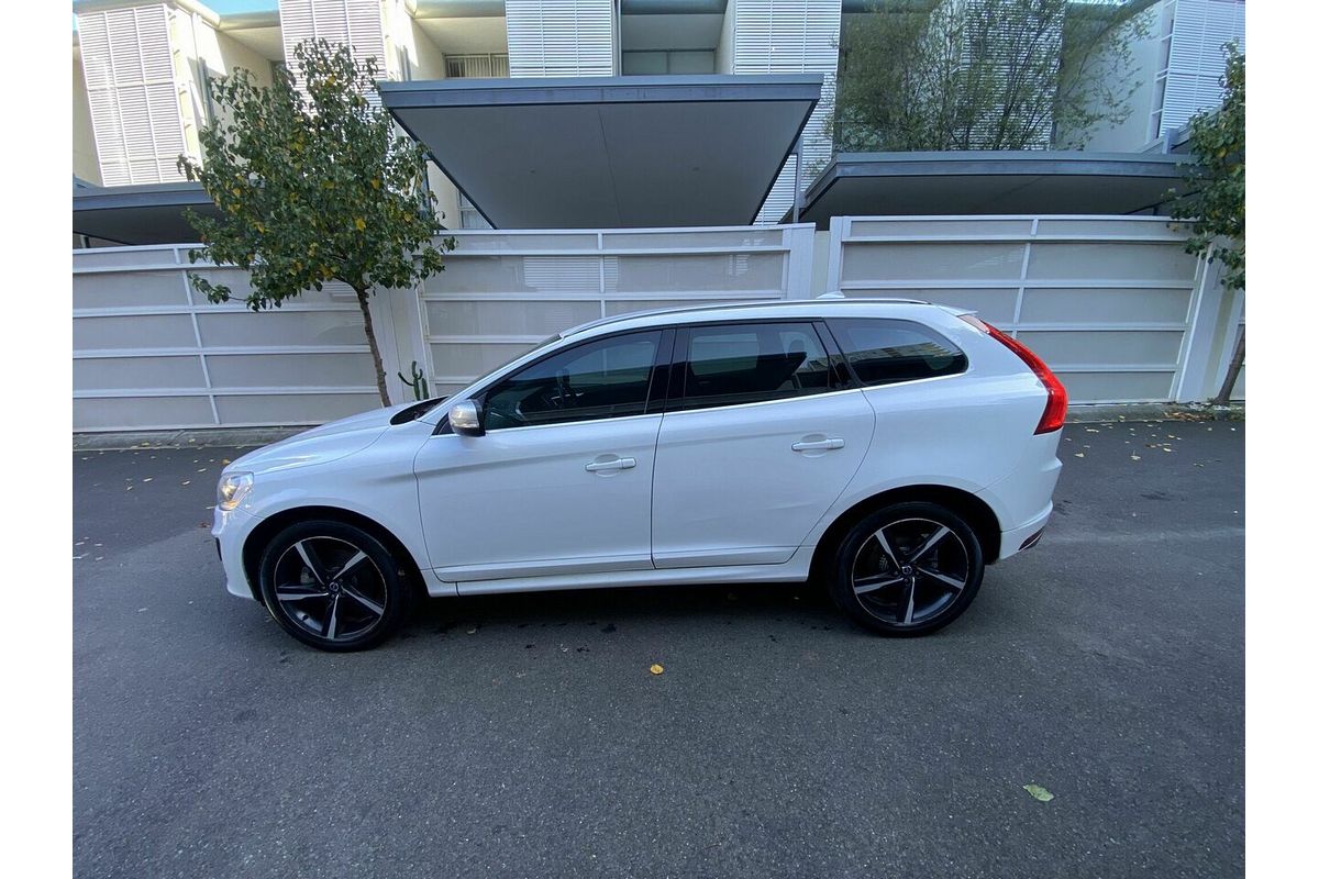 2015 Volvo XC60 T6 R-Design