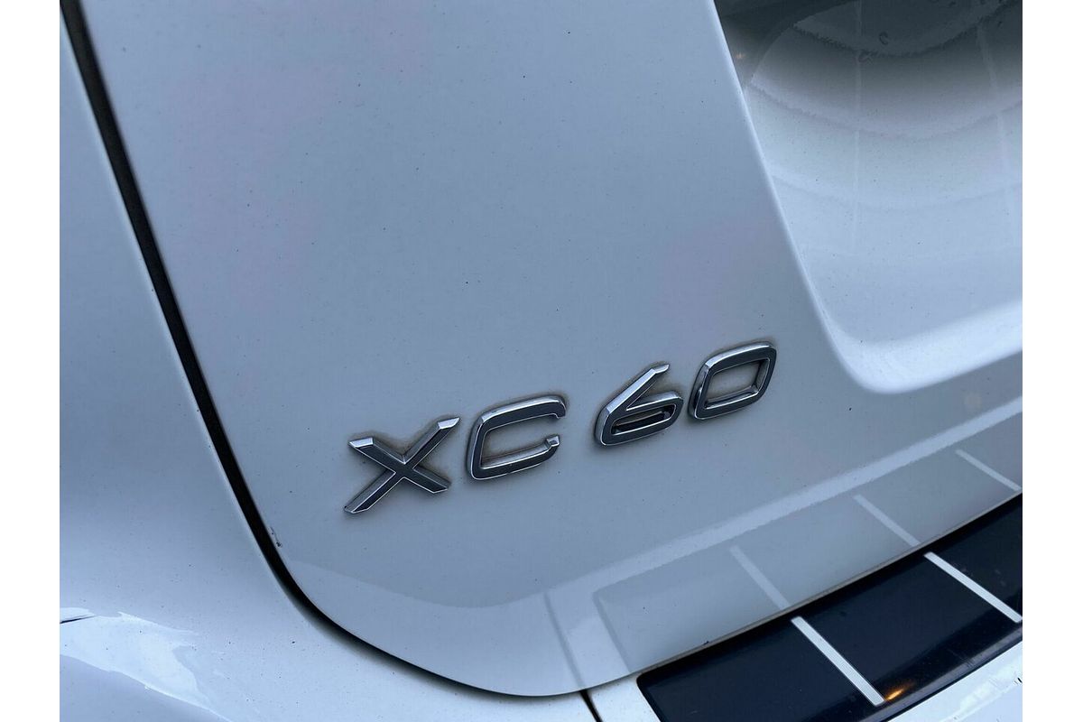2015 Volvo XC60 T6 R-Design
