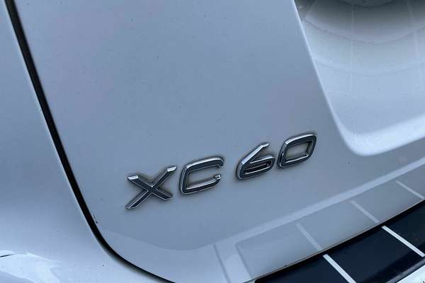 2015 Volvo XC60 T6 R-Design