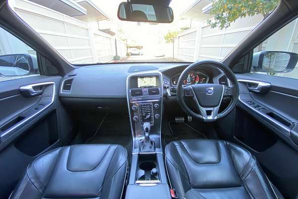 2015 Volvo XC60 T6 R-Design