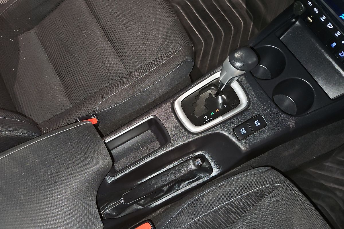 2020 Toyota Hilux SR GUN126R 4X4