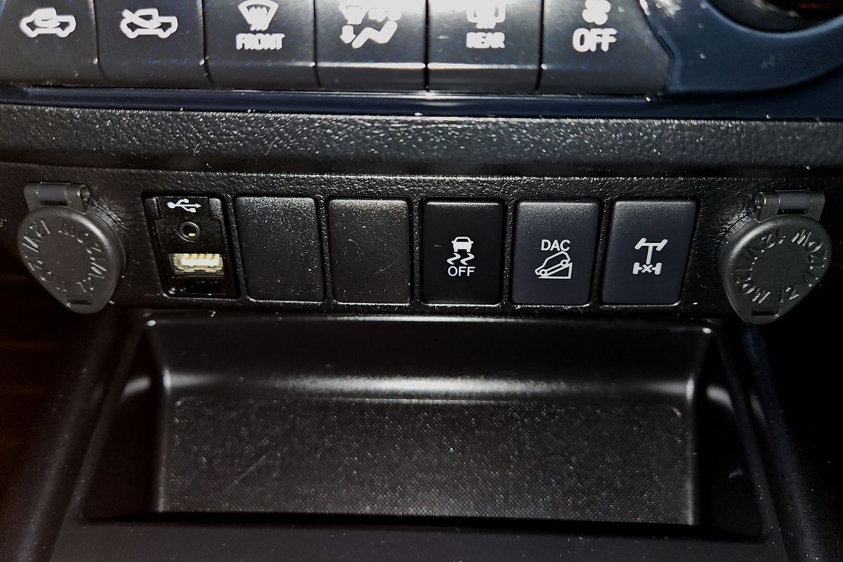 2020 Toyota Hilux SR GUN126R 4X4