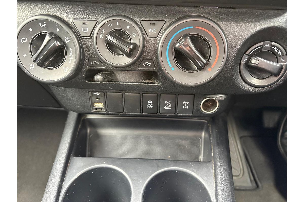 2020 Toyota Hilux SR GUN126R 4X4