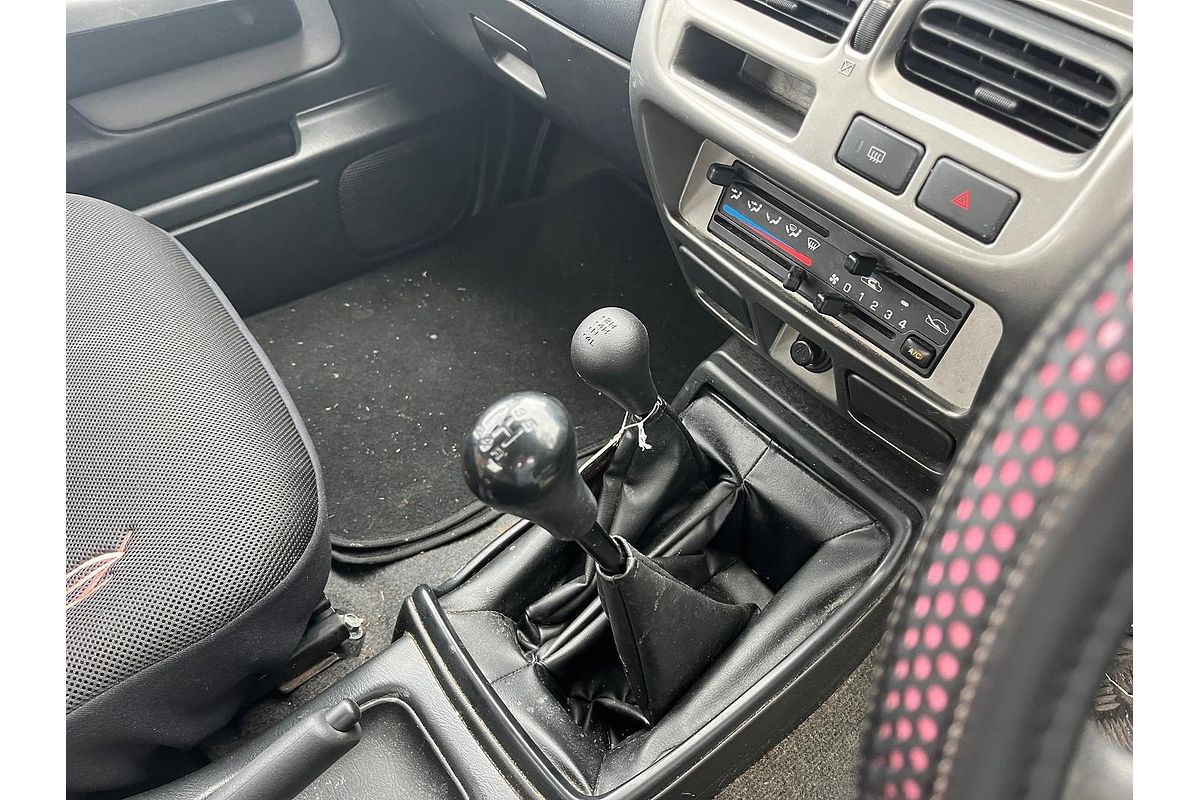 2013 Nissan Navara ST-R D22 4X4