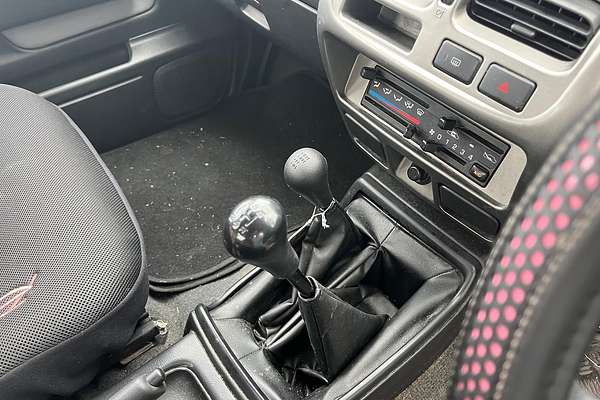 2013 Nissan Navara ST-R D22 4X4