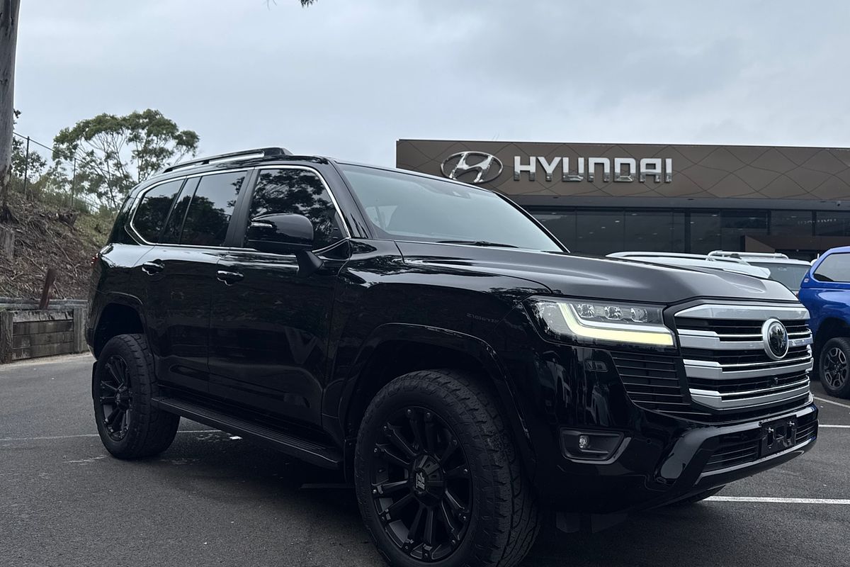 2022 Toyota Landcruiser VX FJA300R