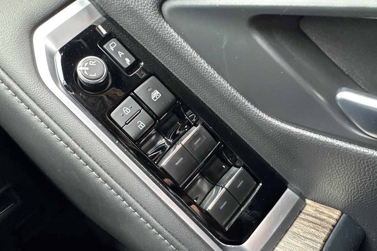 2022 Toyota Landcruiser VX FJA300R