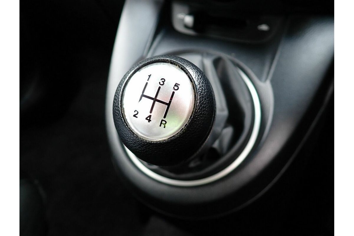 2013 Mazda 2 Neo DE MY13