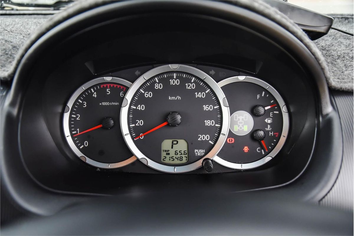 2011 Mitsubishi Challenger PB