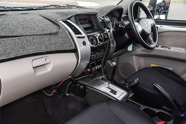 2011 Mitsubishi Challenger PB