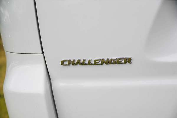 2011 Mitsubishi Challenger PB