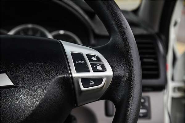 2011 Mitsubishi Challenger PB