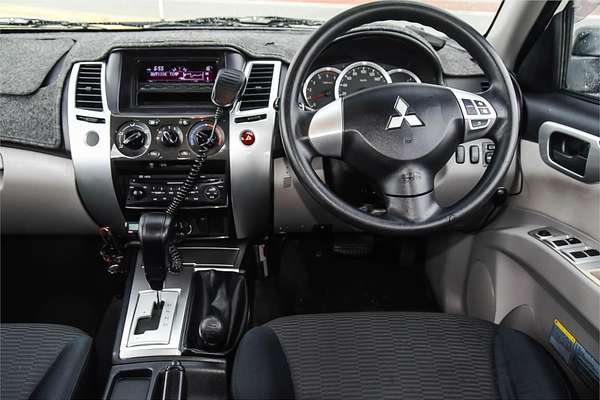 2011 Mitsubishi Challenger PB