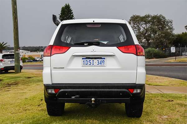 2011 Mitsubishi Challenger PB