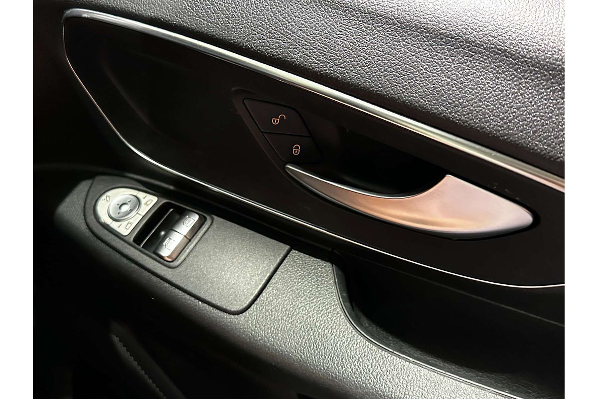 2020 Mercedes-Benz Valente 116CDI 447