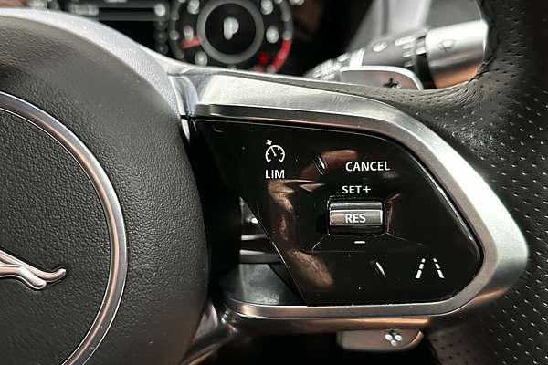 2019 Jaguar XE P300 R-Dynamic SE X760