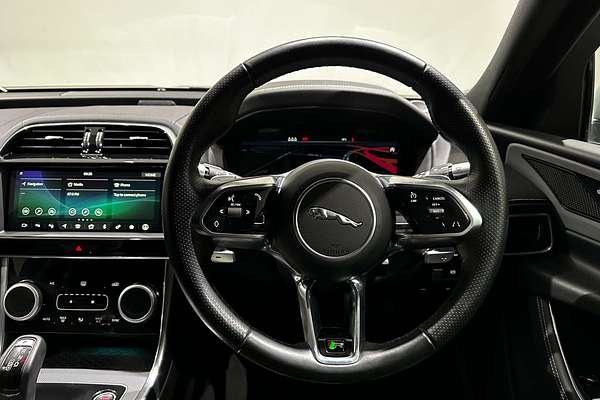 2019 Jaguar XE P300 R-Dynamic SE X760