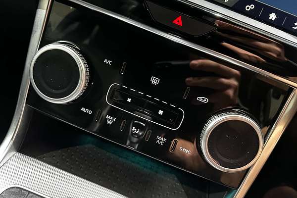 2019 Jaguar XE P300 R-Dynamic SE X760